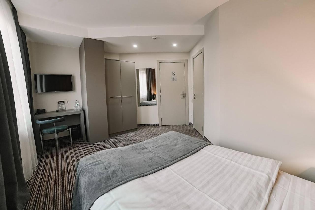 Boutique Hotel Central Rivne Luaran gambar