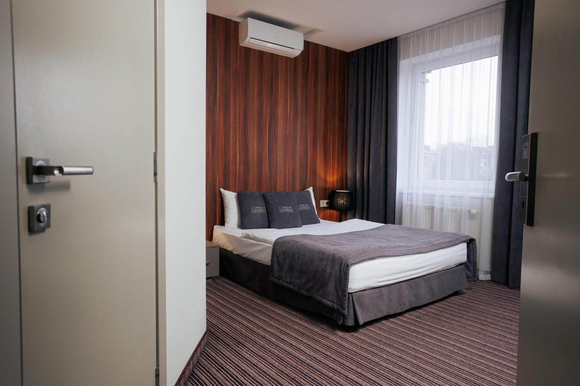 Boutique Hotel Central Rivne Luaran gambar